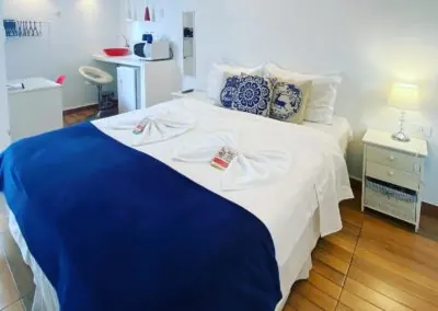 Quarto privativo hostel em Pinheiros - suíte Comfort com cama de casal